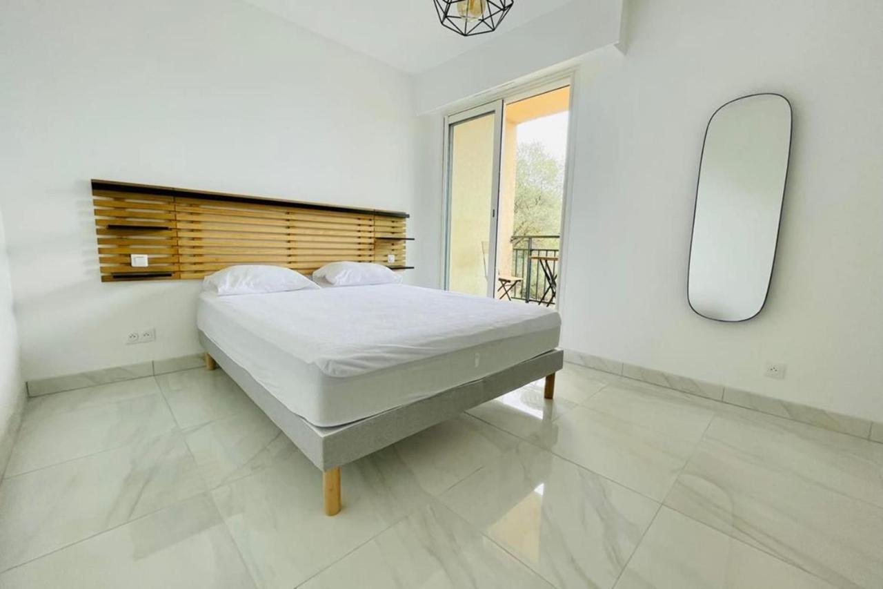 Nice And Bright 60 M With Terrace View On The Sea Аяччо Экстерьер фото